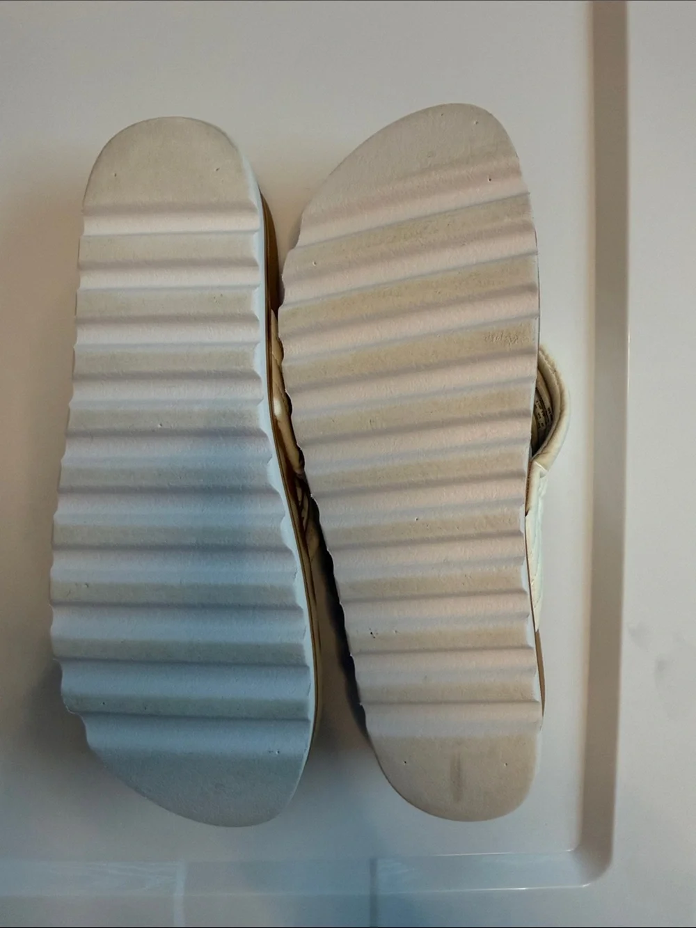 Coco Reef White Strap Sandals with Tan Footbed